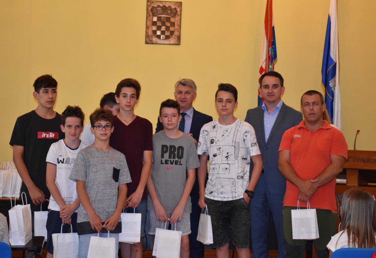 Prijem za nagrađivane učenike osnovnih i srednjh škola