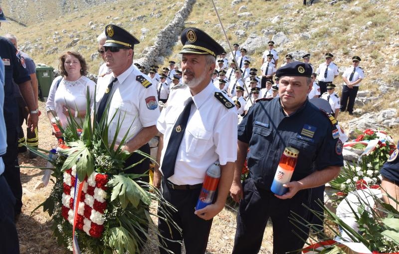 Obilježena 9. obljetnica kornatske tragedije u kojoj je život izgubilo 12 vatrogasaca. Photo: Hrvoje Jelavić/PIXSELL Obilježena 9. obljetnica kornatske tragedije u kojoj je život izgubilo 12 vatrogasaca. Photo: Hrvoje Jelavić/PIXSELL