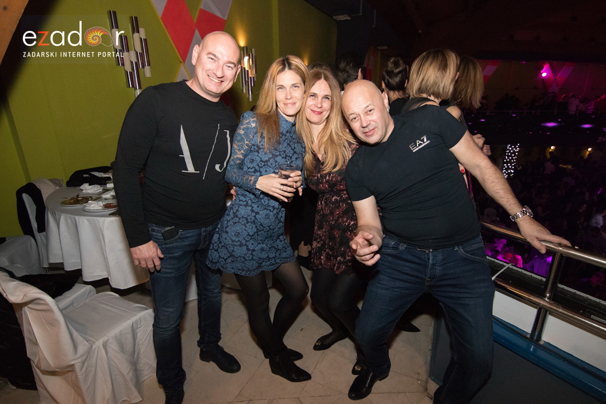 Ludnica u Saturnusu: Najbolji doček u svemiru i šire Ludnica u Saturnusu: Najbolji doček u svemiru i šire