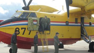 Posade dvaju Canadiara vratili se s uspješne misije u sjevernoj Italiji Posade dvaju Canadiara vratili se s uspješne misije u sjevernoj Italiji
