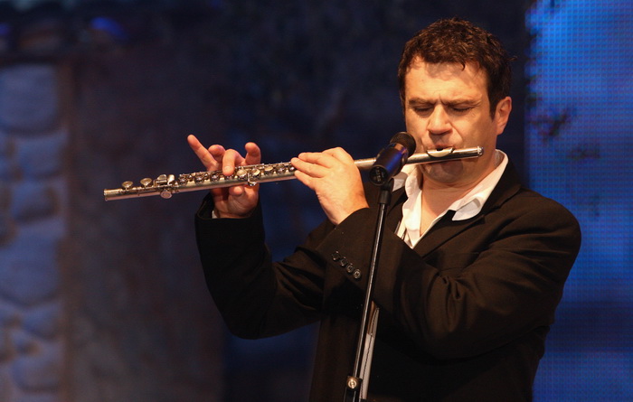 Zadar, 121110.
Dvorana Kresimira Cosica.Festival zabavne glazbe Zadar2010.Prva vecer.
Na fotografiji : nastup Alen Vitasovic
Foto : Vladimir Ivanov / Cropix Zadar, 121110.
Dvorana Kresimira Cosica.Festival zabavne glazbe Zadar2010.Prva vecer.
Na fotografiji : nastup Alen Vitasovic
Foto : Vladimir Ivanov / Cropix