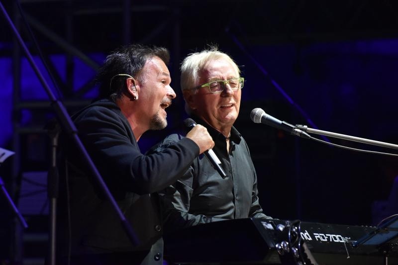 Koncert Olivera Dragojevića i Zlatana Stipišića u pulskoj Areni. Kao gosti nastupili su 2CELLOS. Photo: Duško Marušić/PIXSELL