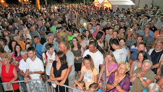 Virsko ljeto 2016: Dražen Zečić Zeko i Banana Band raspjevali i rasplesali Vir