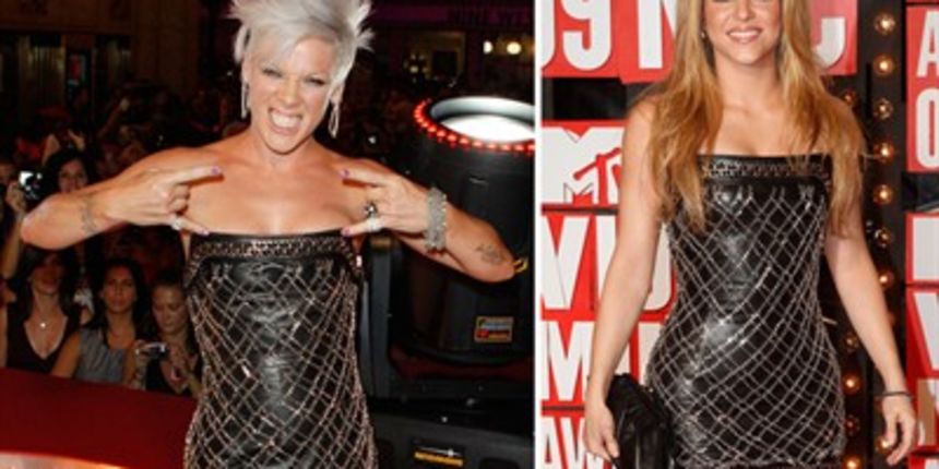 Pink i Shakira pojavile se u istoj haljini (Tportal.hr) Pink i Shakira pojavile se u istoj haljini (Tportal.hr)