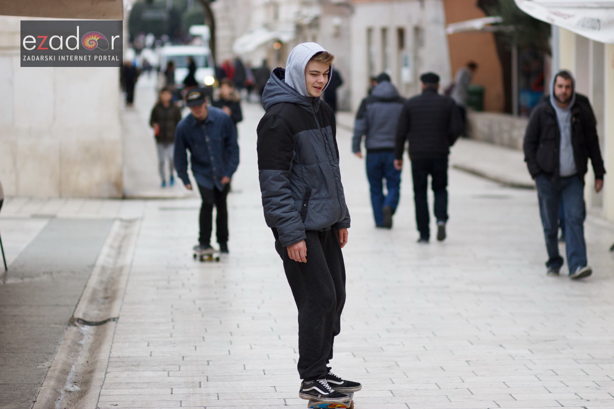 Đir po gradu, četvrtak 27. prosinca 2017. Đir po gradu, četvrtak 27. prosinca 2017.