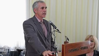 Image 1072183 (auto)