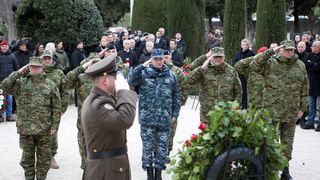 Na Gradskom groblju odana počast poginulim hrvatskim braniteljima povodom 30. obljetnice VRO Maslenica Na Gradskom groblju odana počast poginulim hrvatskim braniteljima povodom 30. obljetnice VRO Maslenica
