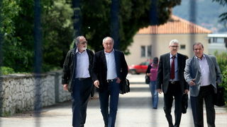 Zadar, 080513.
Gazenica. Prosvjed radnica Adrij u Gazenici koje traze 9 neisplacenih placa ili otpremnine.
Na fotografiji: predstavnici PP Div-a.
Foto: Jure Miskovic / CROPIX Zadar, 080513.
Gazenica. Prosvjed radnica Adrij u Gazenici koje traze 9 neisplacenih placa ili otpremnine.
Na fotografiji: predstavnici PP Div-a.
Foto: Jure Miskovic / CROPIX