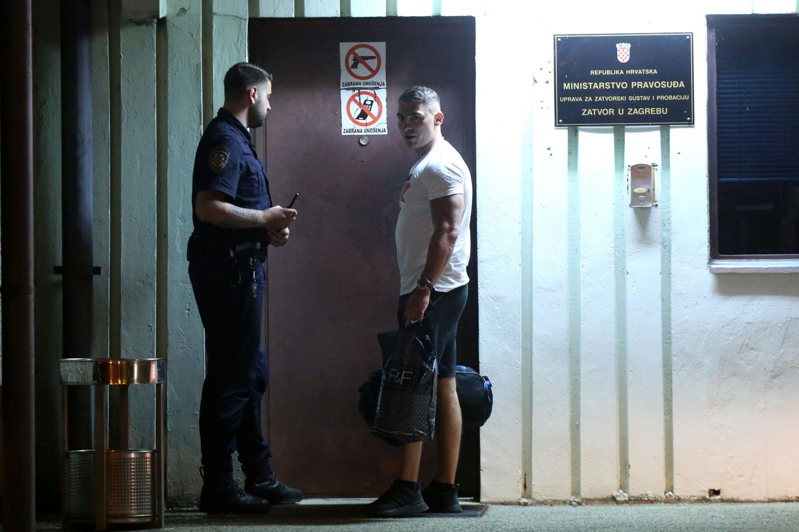 Darko Kovačević Daruvarac stigao je u Remetinec na odsluženje kazne! Darko Kovačević Daruvarac stigao je u Remetinec na odsluženje kazne!