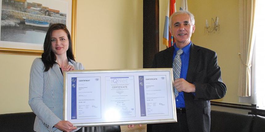 Županiji uručen certifikat sustava upravljanja kvalitetom Županiji uručen certifikat sustava upravljanja kvalitetom