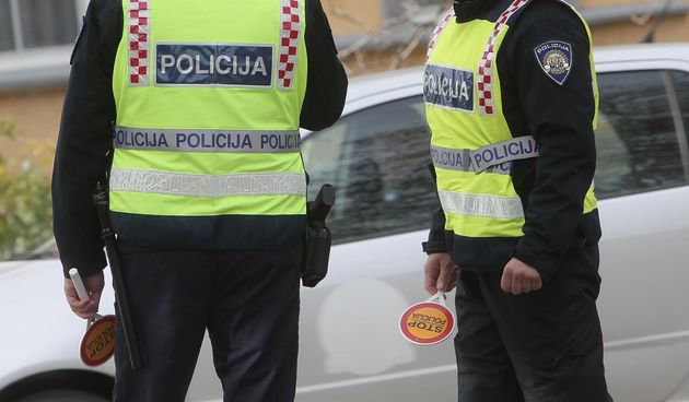 Prometna policija, alkotest, policija ilustracija