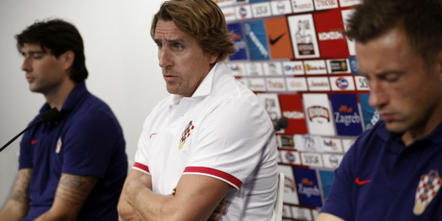Zagreb, 050912.
Konferencija za novinare Hrvatske nogometne reprezentacije povodom utakmice s Makedonijom u sklopu kvalifikacija za SP 2014 u Brazilu.
Na slici: Vedran Corluka, trener napadaca Alen Boksic i Ivica Olic.
Foto: Dragan Matic / CROPIX Zagreb, 050912.
Konferencija za novinare Hrvatske nogometne reprezentacije povodom utakmice s Makedonijom u sklopu kvalifikacija za SP 2014 u Brazilu.
Na slici: Vedran Corluka, trener napadaca Alen Boksic i Ivica Olic.
Foto: Dragan Matic / CROPIX