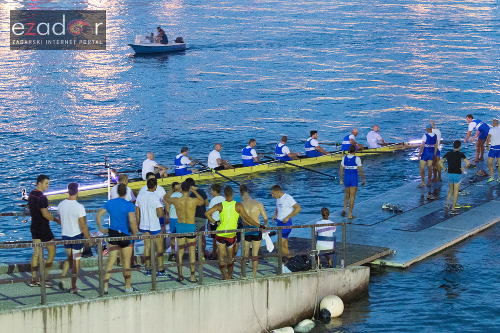 6. “Jadranov veslački dvoboj” osmeraca u uvali Jazine 6. “Jadranov veslački dvoboj” osmeraca u uvali Jazine