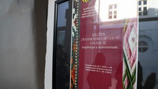 Kneževa palača: Otvorena izložba “Ornamentika sjeverne Dalmacije” Kneževa palača: Otvorena izložba “Ornamentika sjeverne Dalmacije”