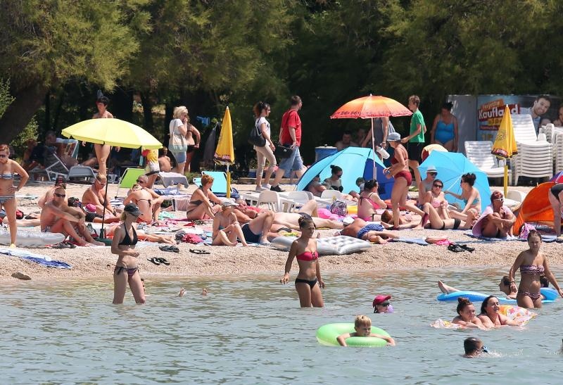 Uživanje u ljetu na vodičkim plažama. Photo: Duško Jaramaz/PIXSELL Uživanje u ljetu na vodičkim plažama. Photo: Duško Jaramaz/PIXSELL