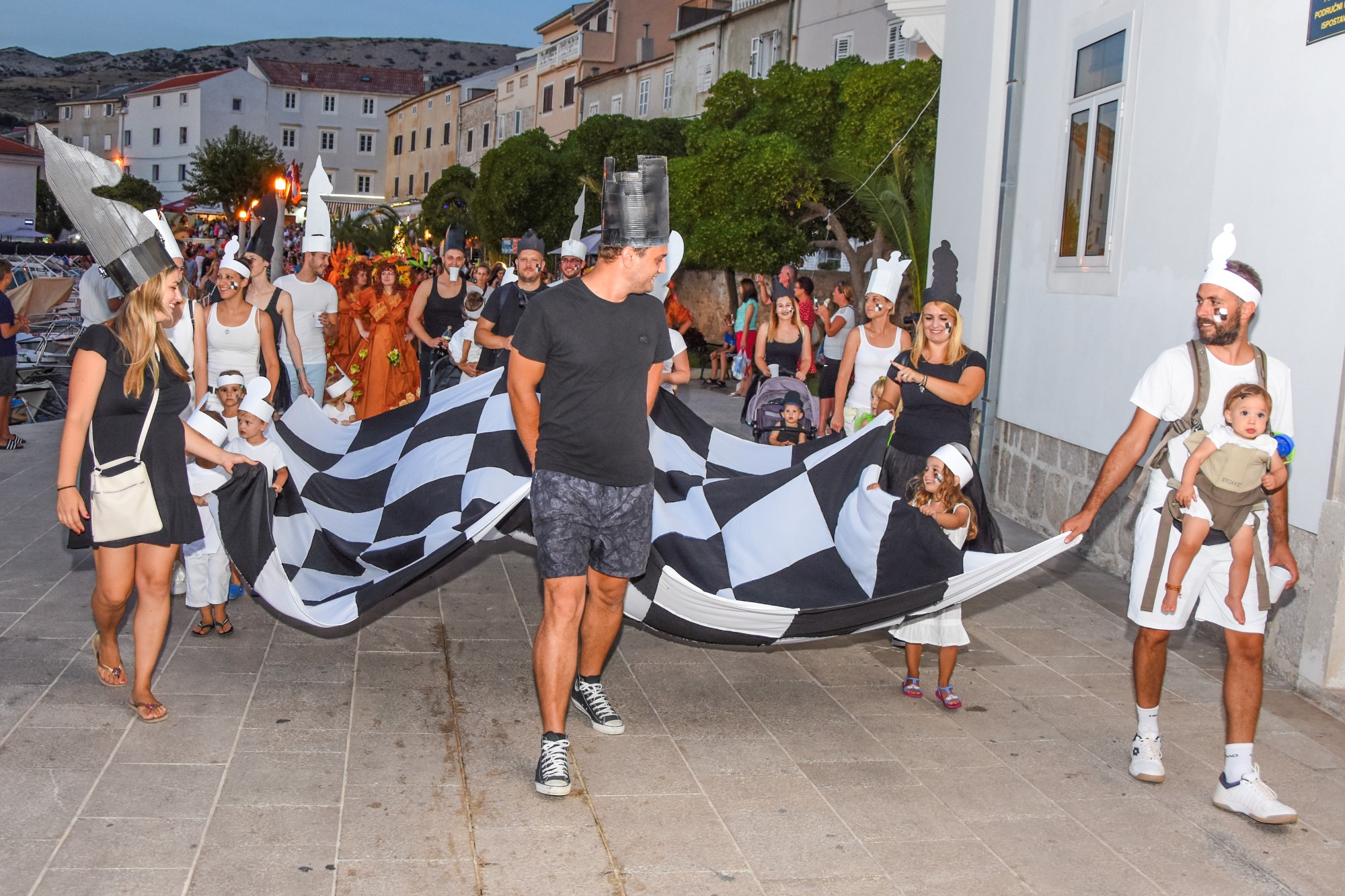 Paški ljetni karneval 2018.
