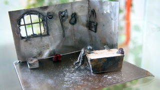 Slavonski Brod 16042013.
Slobodni umjetnik Tihomir Sarajcic izlozio je 12 skulptura scena iz pripovjetke Cudnovate zgode segrta Hlapica povodom Dana Ivane Brlic Mazuranic.Skulpture su napravljene od savijanjem i zavarivanjem zeljeza i to postupkom TIG.
Na