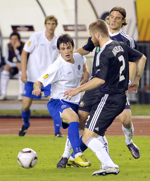 Split, 300910.
Stadion Poljud.
Nogometna utakmica drugog kola Europske lige,
Hajduk – Anderlecht.
Na fotografiji: Ante Vukusic.
Foto: Josko Ponos / CROPIX Split, 300910.
Stadion Poljud.
Nogometna utakmica drugog kola Europske lige,
Hajduk – Anderlecht.
Na fotografiji: Ante Vukusic.
Foto: Josko Ponos / CROPIX