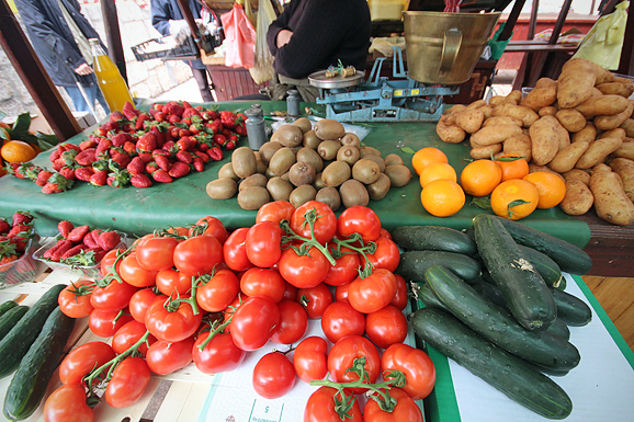 Đir po pijaci, 17. travnja 2012. (foto:Saša Čuka)
