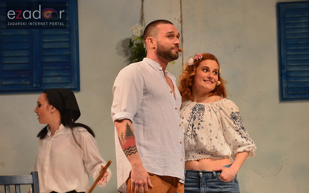 Mjuzikl Mamma Mia kazališta Komedija u dvorani Krešimir Ćosić