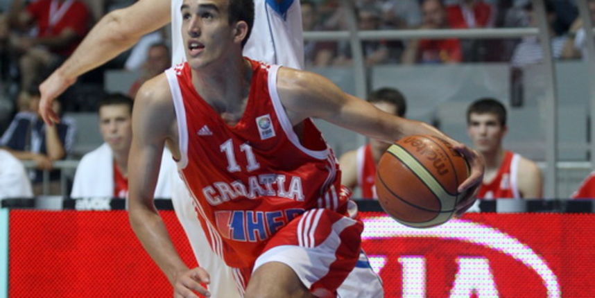Zadar, 170710. Dvorana Kresimira Cosica na Visnjiku. Kosarkaska utakmica polufinala Prvenstva Europe do 20 godina izmedju Hrvatske i Grcke. Na fotografiji : Ivan Batur u napadu. Foto: Vladimir Ivanov / CROPIX Zadar, 170710. Dvorana Kresimira Cosica na Visnjiku. Kosarkaska utakmica polufinala Prvenstva Europe do 20 godina izmedju Hrvatske i Grcke. Na fotografiji : Ivan Batur u napadu. Foto: Vladimir Ivanov / CROPIX