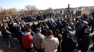 Zadar, 230110.
Povodom obiljezavanja 17. obljetnice vojno – redarstvene  akcije Maslenica , prve velike akcije Hrvatske vojske kojom je oslobodjen veci dio zadarskoga zaledja i omogucen promet izmedju sjevera i juga Hrvatske  polozeni su vjenci u Kasicu i
