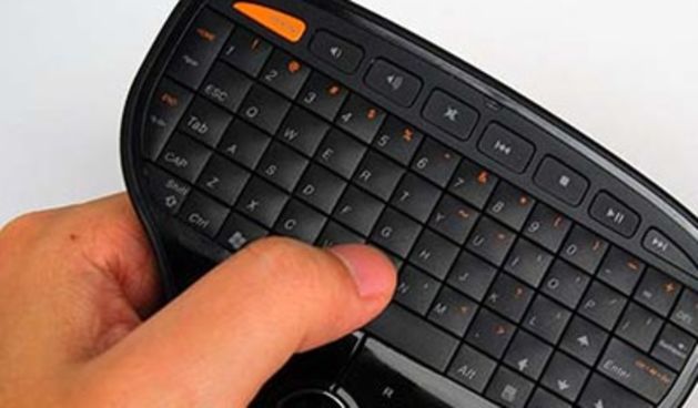 Daljinski upravljač s tipkovnicom