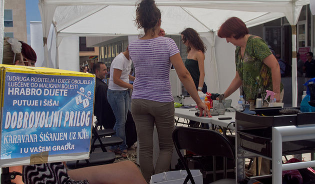 Karavana “Šišanjem uz njih” udruge “Hrabro dijete”