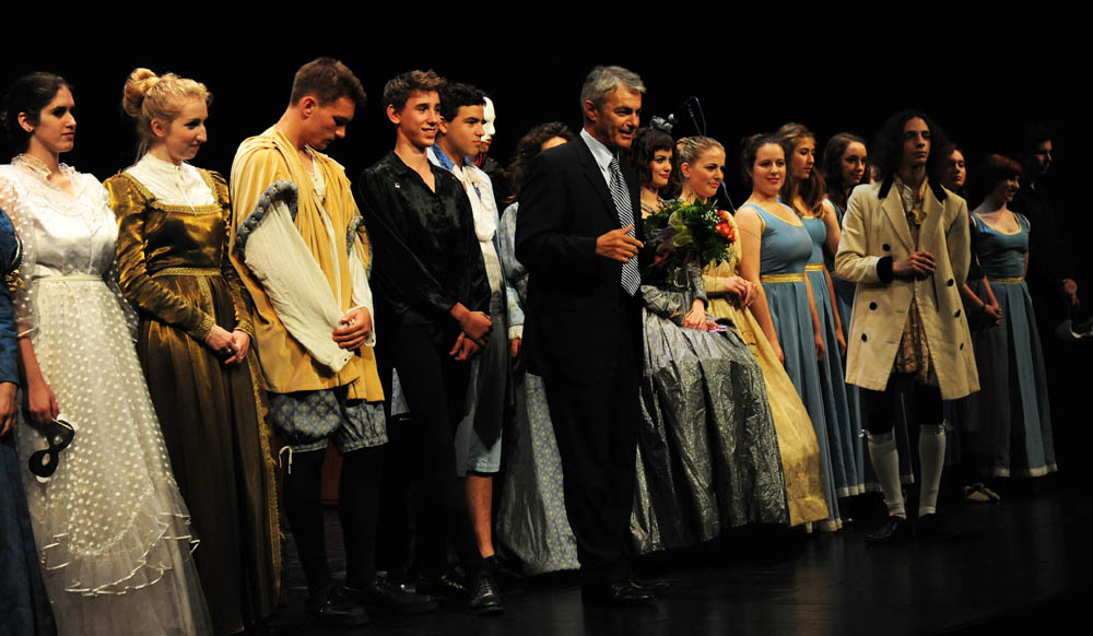 Zadar, 15.06.2013. snimio: Nenad Marčev
Gimnazija Vladimira Nazora Zadar i prijatelji
Andrew Lloyd Webber
Fantom u Operi
Redatelj Milena Dundov
Umjetnička voditeljica Iva Mustać Klarić
Nastupili učenici škole i prijatelji
Dvorana HNK Zadar Zadar, 15.06.2013. snimio: Nenad Marčev
Gimnazija Vladimira Nazora Zadar i prijatelji
Andrew Lloyd Webber
Fantom u Operi
Redatelj Milena Dundov
Umjetnička voditeljica Iva Mustać Klarić
Nastupili učenici škole i prijatelji
Dvorana HNK Zadar