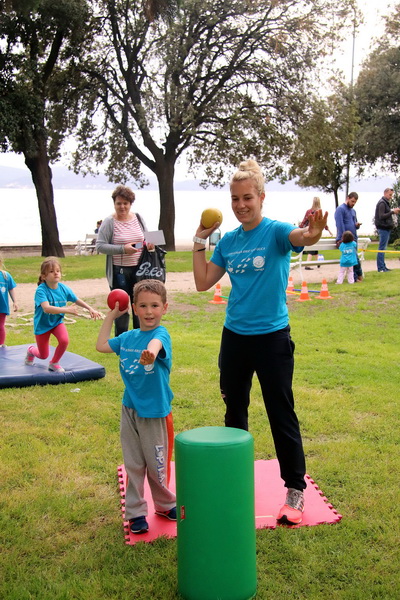 Sportska manifestacija za djecu “1000 koraka kroz 1000 ulica” SŠ “Loptica” Sportska manifestacija za djecu “1000 koraka kroz 1000 ulica” SŠ “Loptica”
