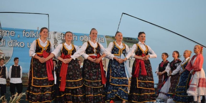 Folklor, ravni kotari, običaji, tradicija Folklor, ravni kotari, običaji, tradicija