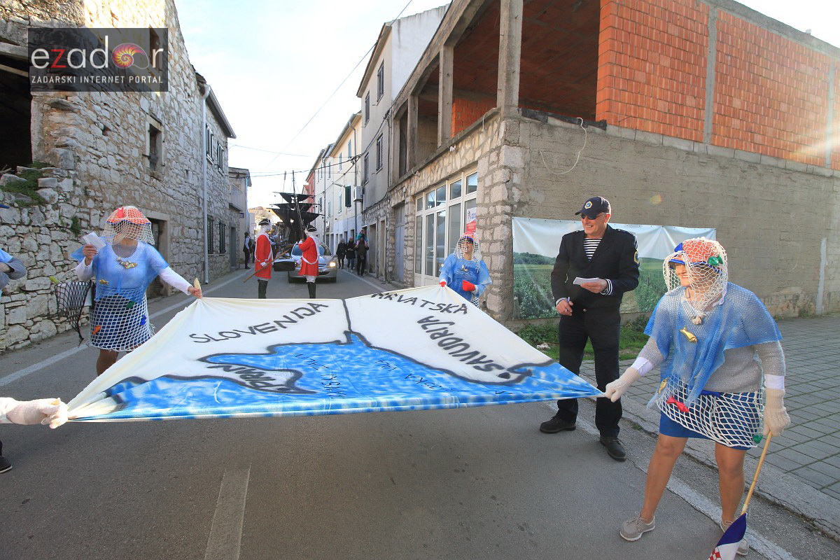 Maškarana povorka Velike Bake u Murteru