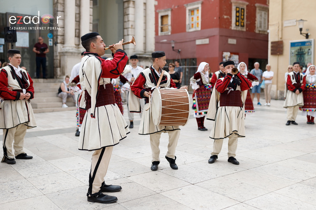 Smotra folklora Zadarske županije @ Narodni trg