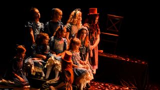 Kazališna udruga “Igrajmo se”: Predstava “Godišnja doba”