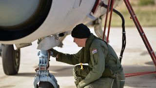 Vježbe pilota borbenih MIG-ova Vježbe pilota borbenih MIG-ova