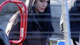 Angelina Jolie promijenila imidž i vratila se na posao ( Angelina Jolie promijenila imidž i vratila se na posao (