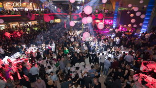 Ludnica u Saturnusu: Najbolji doček u svemiru i šire Ludnica u Saturnusu: Najbolji doček u svemiru i šire