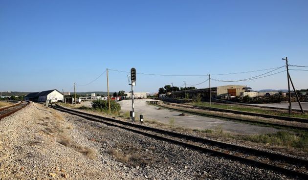 03.10.2013., Zadar – Luka Gazenica i stara zeljeznicka pruga cekaju bolje dane koji bi trebali doci uskoro. Photo: Filip Brala/PIXSELL Autor  Filip Brala/PIXSELL KLJUČNE RIJEČI  zeljeznica, zeljeznicka pruga, luka Gazenica, obnova