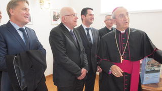 Nadbiskup Puljić primio Kalmetu i Zrilića sa suradnicima Nadbiskup Puljić primio Kalmetu i Zrilića sa suradnicima