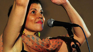 Zadar, 26.07.2013. snimio: Nenad Marčev
bossa nova
CATIA WERNECK QUARTET (BRA-FR)
CATIA WERNECK – vocal
VINCENT BIDAL – piano
LUKMIL PEREZ HERRERA – drums
RENATO ŠVORINIĆ – bass giuitar
Dvorište Providurove palače Zadar, 26.07.2013. snimio: Nenad Marčev
bossa nova
CATIA WERNECK QUARTET (BRA-FR)
CATIA WERNECK – vocal
VINCENT BIDAL – piano
LUKMIL PEREZ HERRERA – drums
RENATO ŠVORINIĆ – bass giuitar
Dvorište Providurove palače