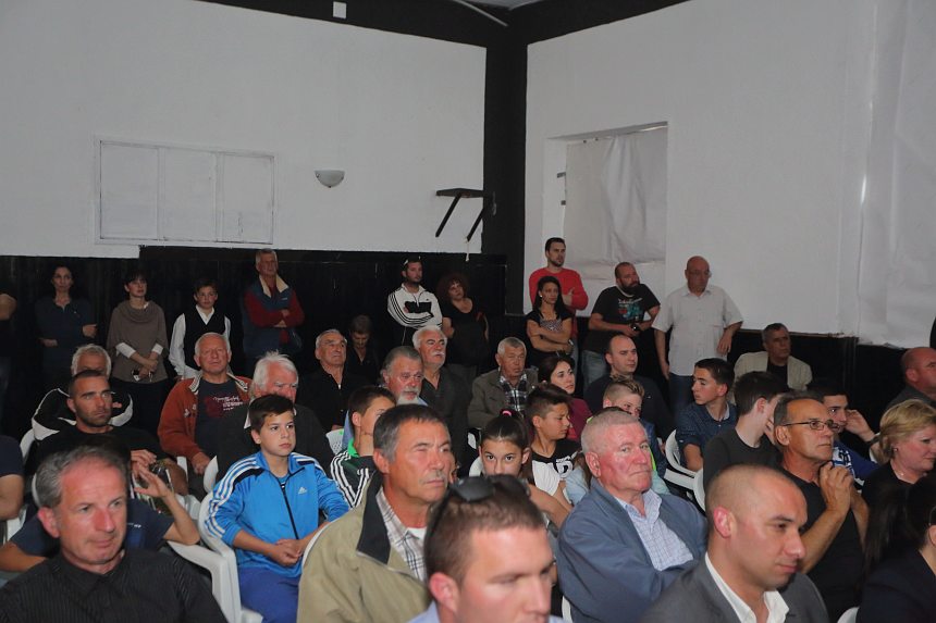 Bibinje: Predstavljena knjiga “Bitka za Vukovar” Damira Plavšića. Foto: Leo Banić Bibinje: Predstavljena knjiga “Bitka za Vukovar” Damira Plavšića. Foto: Leo Banić