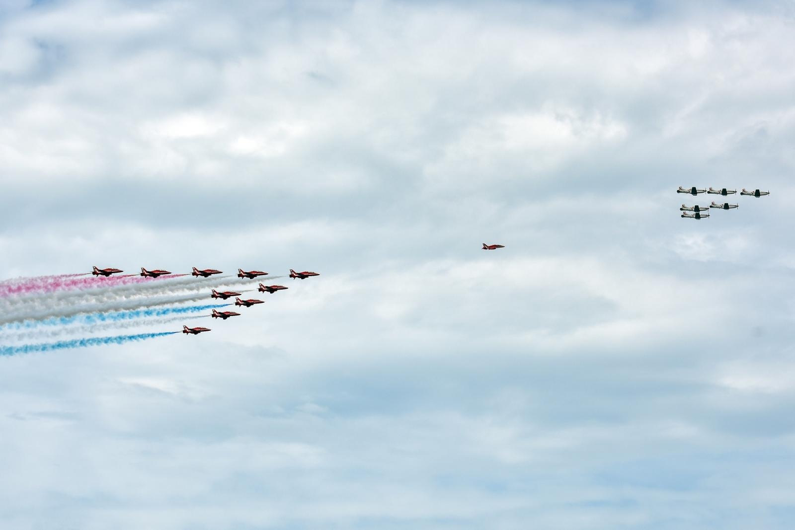 Krila Oluje i Red Arrows preletjeli iznad zadarskog kanala
