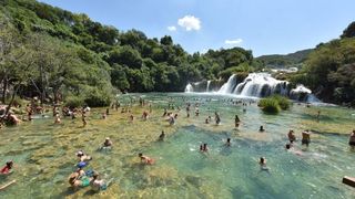 Vrelo ljeto u Nacionalnom parku Krka, hlađenje u Skradinskom buku. Photo: Hrvoje Jelavić/PIXSELL Vrelo ljeto u Nacionalnom parku Krka, hlađenje u Skradinskom buku. Photo: Hrvoje Jelavić/PIXSELL