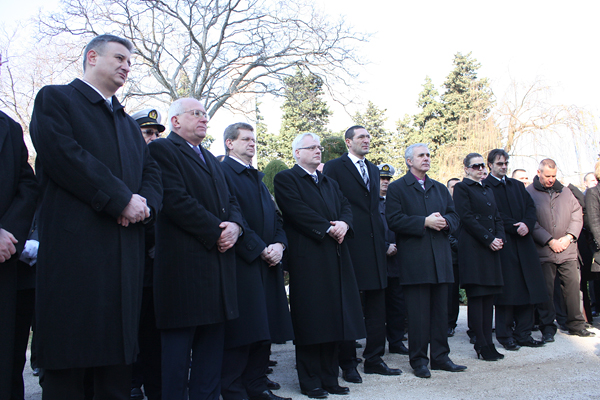 Polaganje vijenaca za poginule branitelje u VRA Maslenica, Foto: Saša Čuka