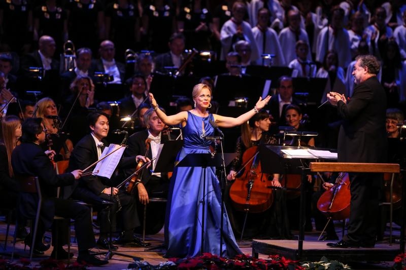 Božićni koncert Zagrebčcke filharmonije i Vokalnog ansambla Husar&Tomčić