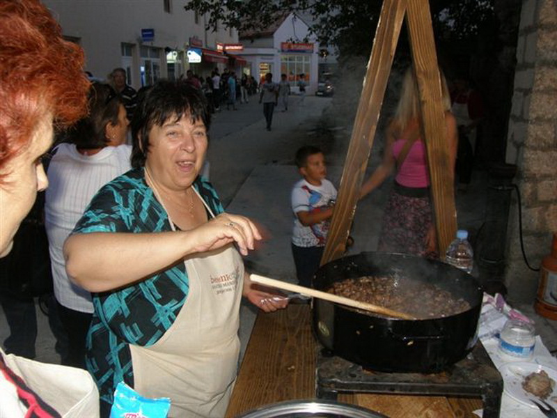 OLYMPUS DIGITAL CAMERA OLYMPUS DIGITAL CAMERA