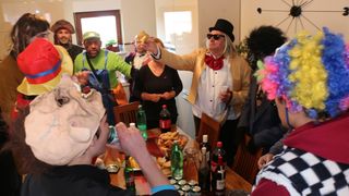 Virske maškare: Nedjelja u znaku zvijezdice Meri, Tota i Tempo Banda