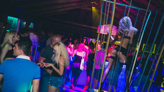 DJ Andrologic @ Cocktail bar Mango, 11.7.2015. (foto: Ivan Toman) DJ Andrologic @ Cocktail bar Mango, 11.7.2015. (foto: Ivan Toman)