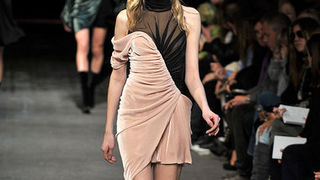 Trend izvještaj za jesen 2010: Crveni baršun (Fashionologie.com)