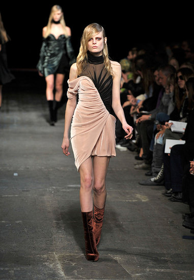 Trend izvještaj za jesen 2010: Crveni baršun (Fashionologie.com)